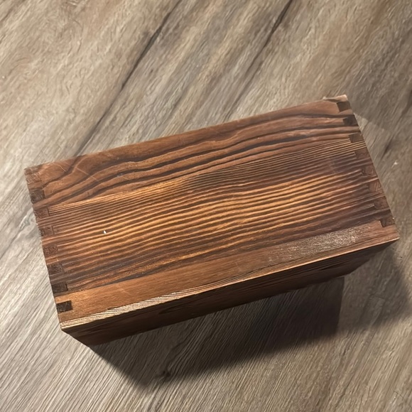 Wooden Mail Box with Script Design - Picture 3 of 7